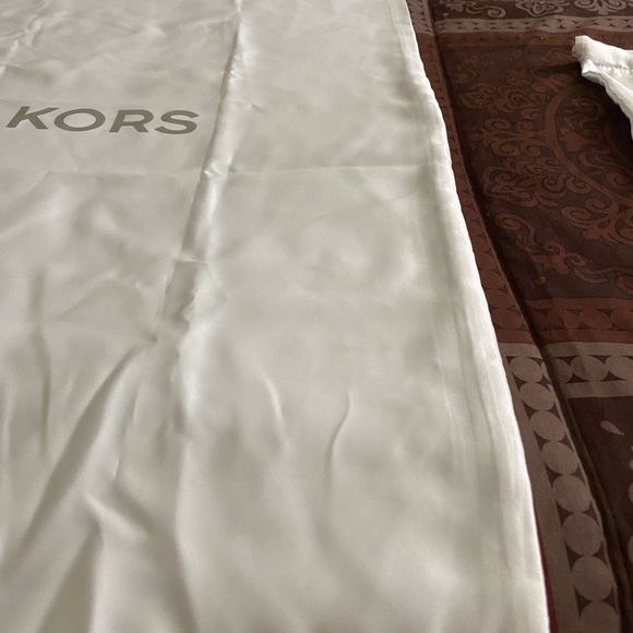 MICHAEL KORS Dust Bag 21.5” x 22” - Picture 5 of 7